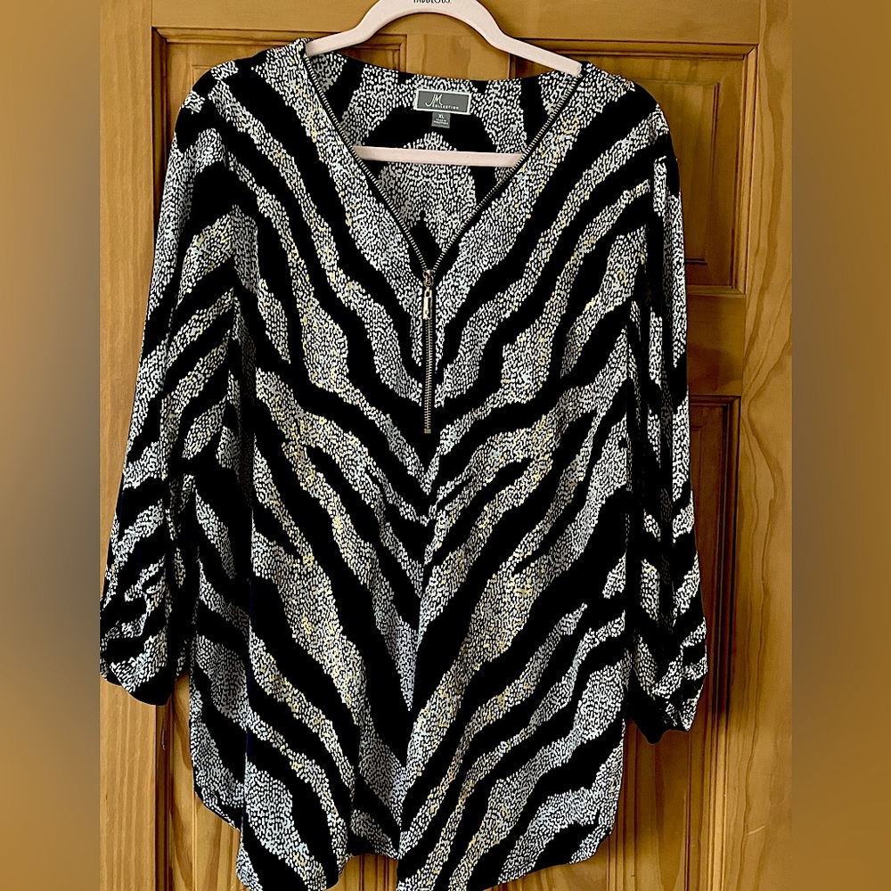 JM collection tunic with 3/4 sleeves and zipper accent.